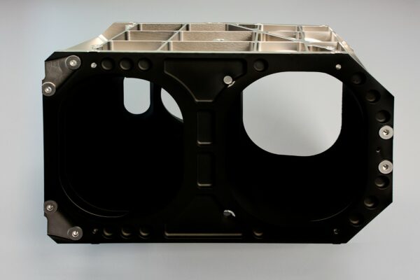 component coated with vacuum black coating